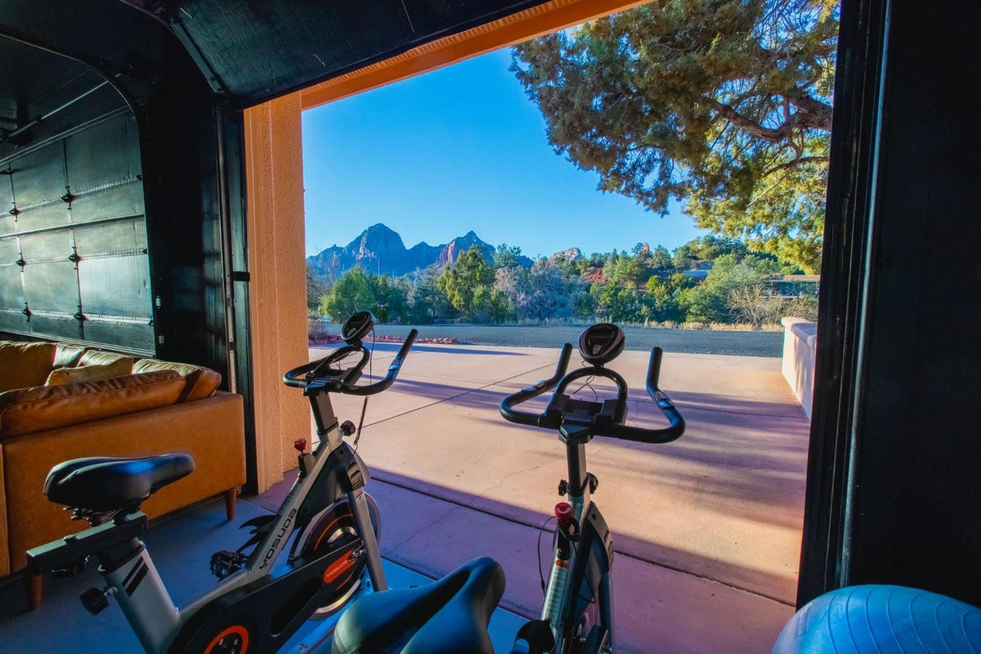 5 Bed 3 Bath Uptown Sedona-Game Room-Sauna-Cold Plunge-Jacuzzi-Gym Екстер'єр фото