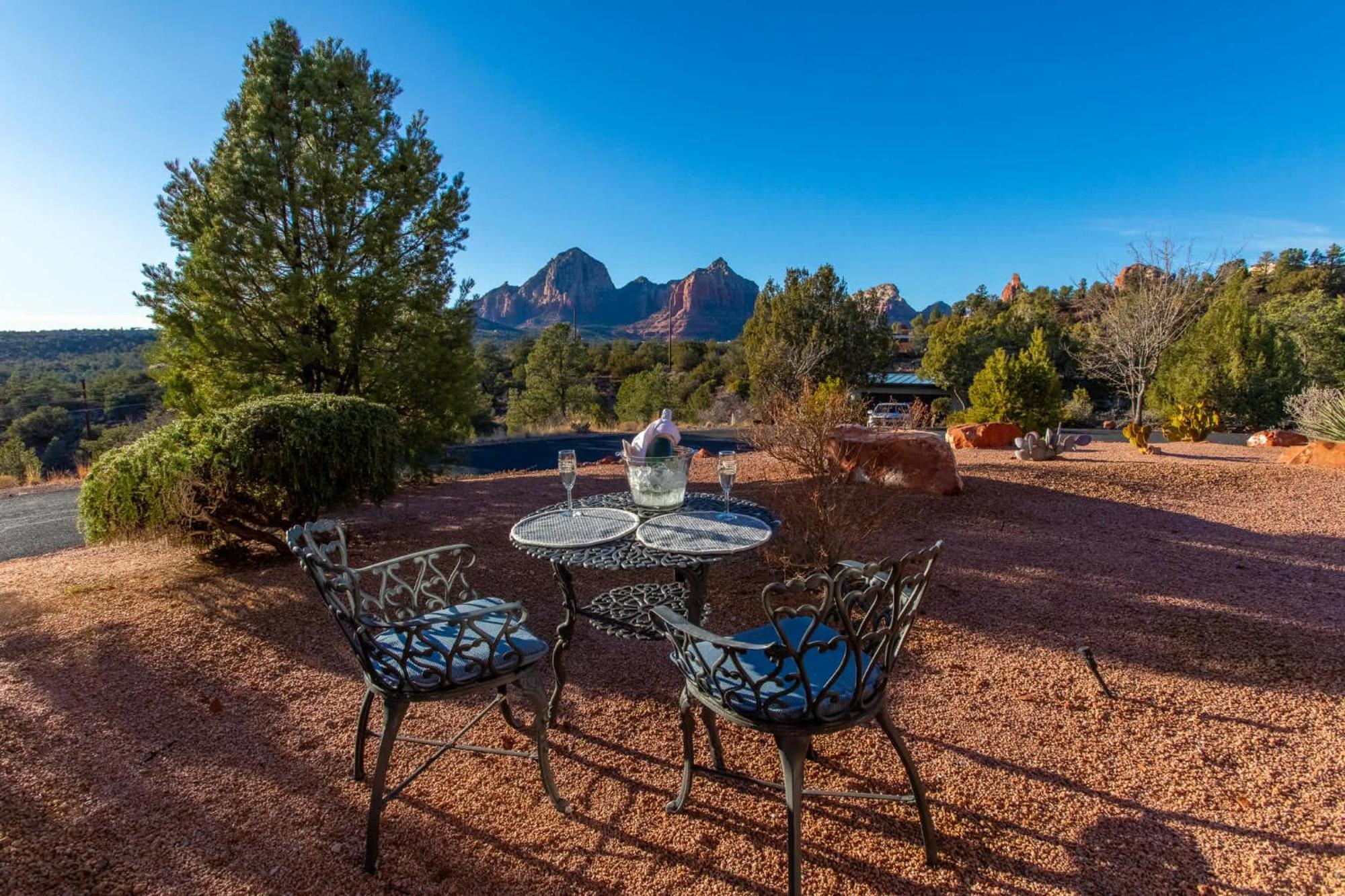 5 Bed 3 Bath Uptown Sedona-Game Room-Sauna-Cold Plunge-Jacuzzi-Gym Екстер'єр фото