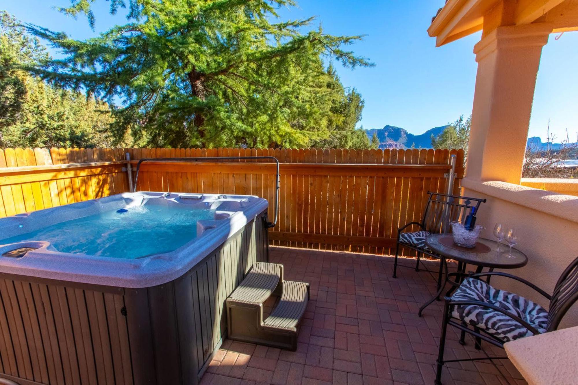 5 Bed 3 Bath Uptown Sedona-Game Room-Sauna-Cold Plunge-Jacuzzi-Gym Екстер'єр фото