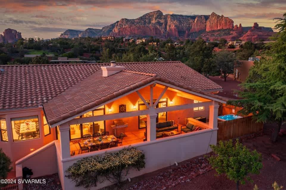 5 Bed 3 Bath Uptown Sedona-Game Room-Sauna-Cold Plunge-Jacuzzi-Gym Екстер'єр фото