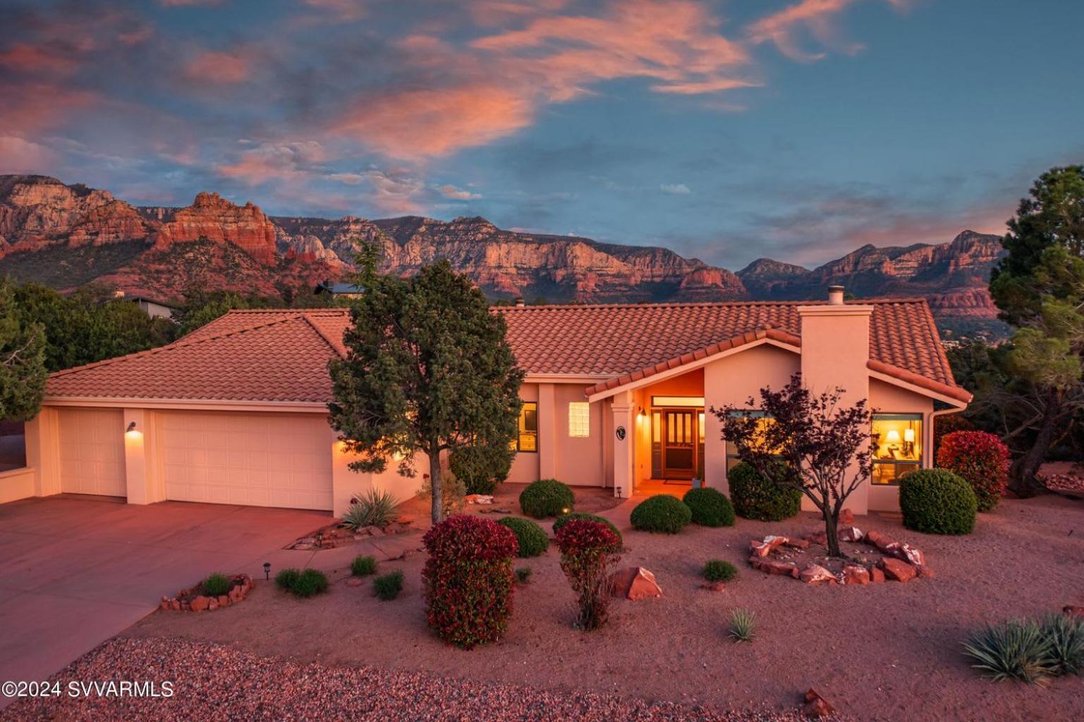5 Bed 3 Bath Uptown Sedona-Game Room-Sauna-Cold Plunge-Jacuzzi-Gym Екстер'єр фото