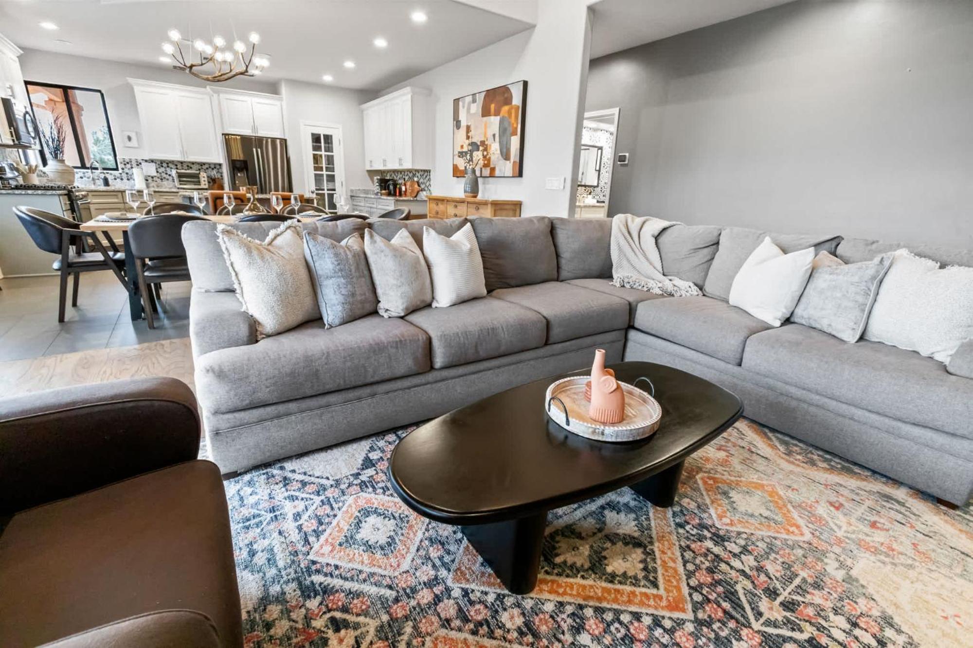 5 Bed 3 Bath Uptown Sedona-Game Room-Sauna-Cold Plunge-Jacuzzi-Gym Екстер'єр фото