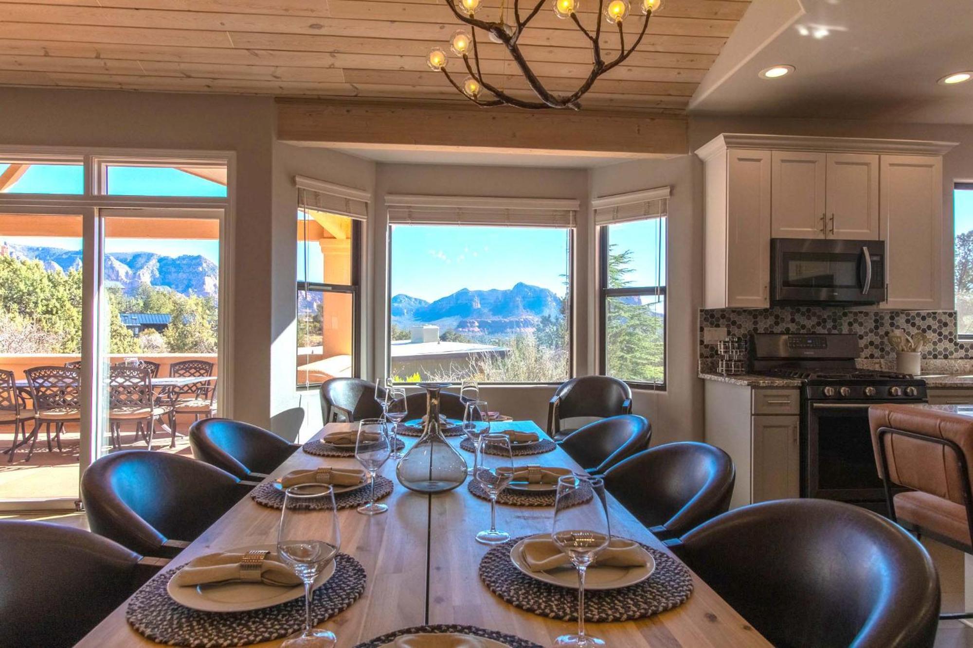 5 Bed 3 Bath Uptown Sedona-Game Room-Sauna-Cold Plunge-Jacuzzi-Gym Екстер'єр фото