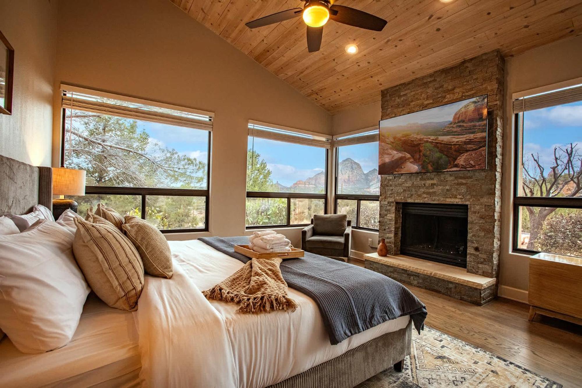 5 Bed 3 Bath Uptown Sedona-Game Room-Sauna-Cold Plunge-Jacuzzi-Gym Екстер'єр фото