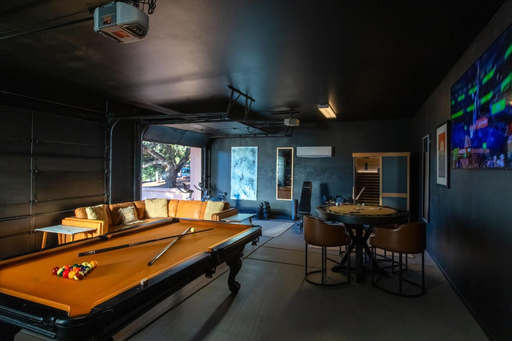 5 Bed 3 Bath Uptown Sedona-Game Room-Sauna-Cold Plunge-Jacuzzi-Gym Екстер'єр фото