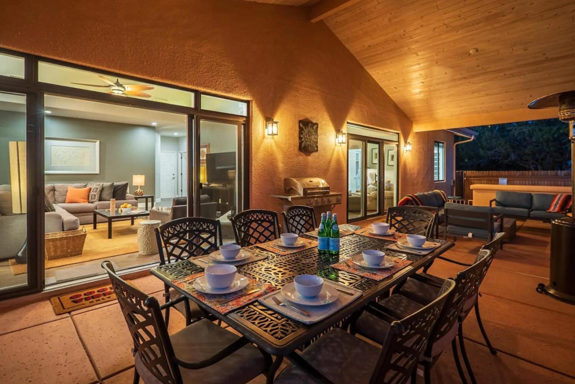5 Bed 3 Bath Uptown Sedona-Game Room-Sauna-Cold Plunge-Jacuzzi-Gym Екстер'єр фото